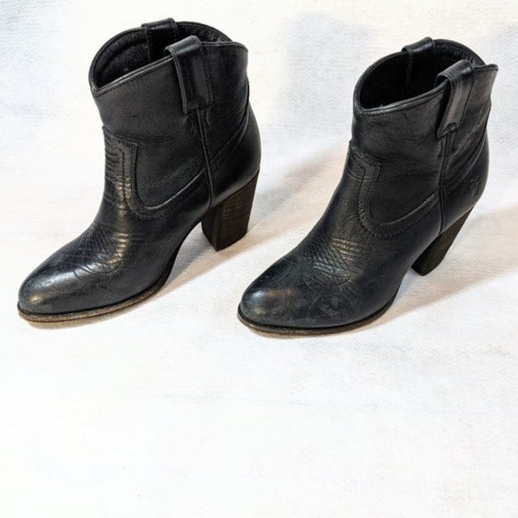 Frye Ilana Short Pull On Heel Ankle Boot - Picture 3 of 14